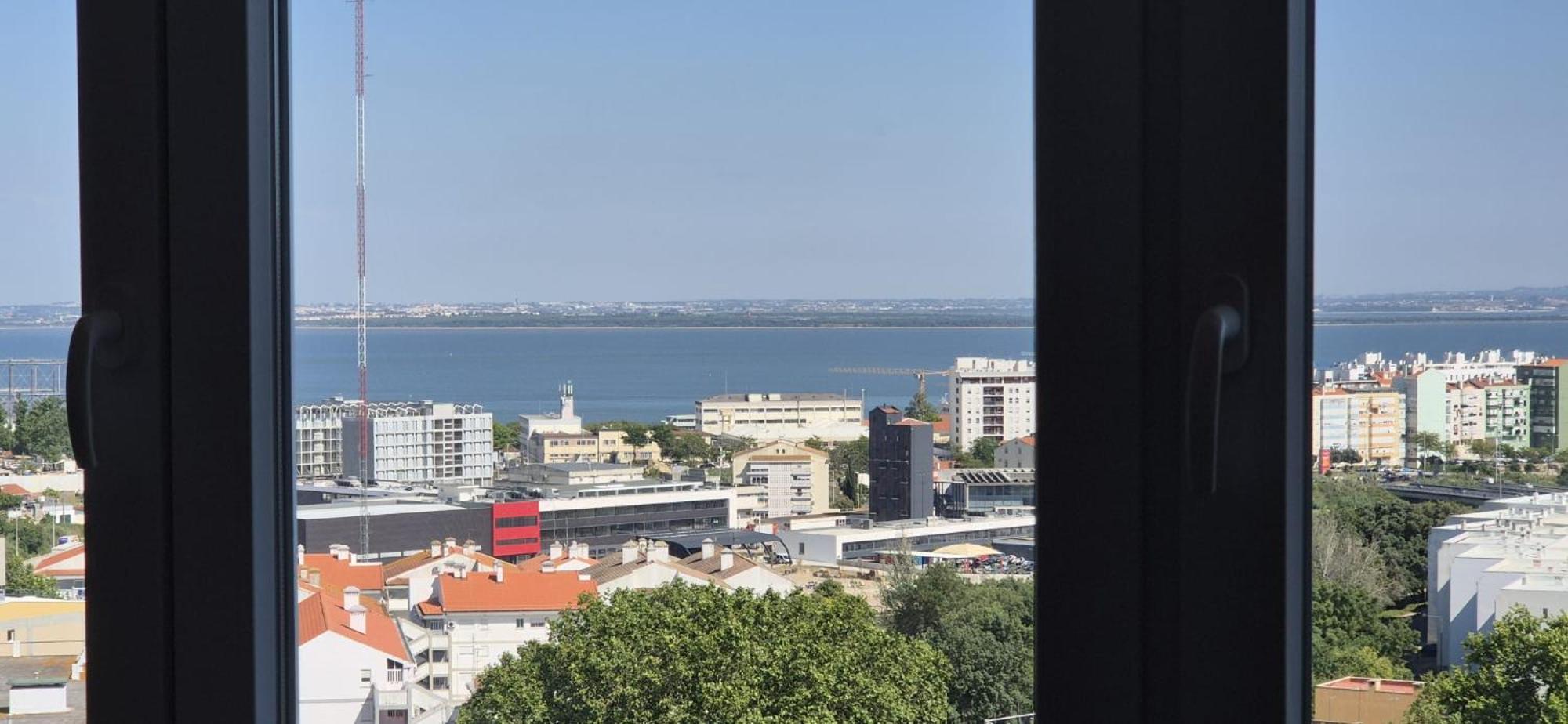Vistas Sobre O Rio Tejo Apartment Lisbon Exterior photo